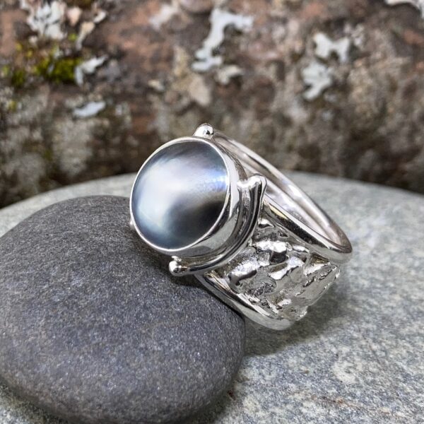 mabe' pearl ring - size 7.75 - Argentium silver lunar band - Image 3