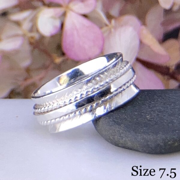 spinner ring - etched texture - size 7.5 - Argentium silver