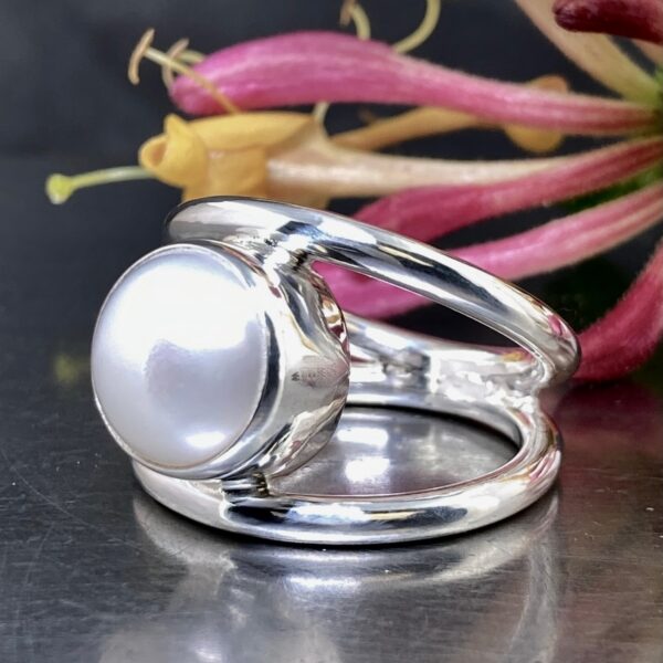 pearl ring - size 9.25 - Argentium round double-band - 5 carat