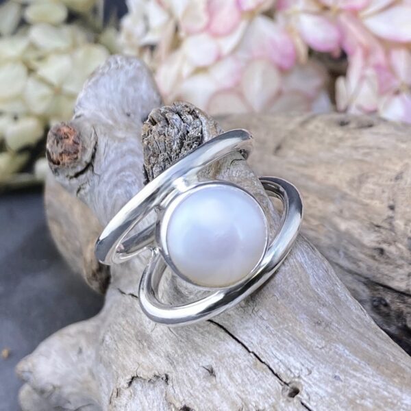 pearl ring - size 9.25 - Argentium round double-band - 5 carat - Image 5