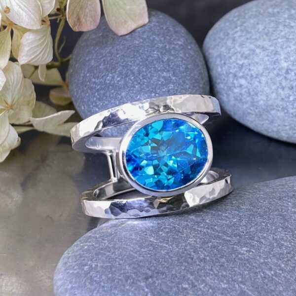 Swiss topaz ring - size 12.75 - round double-band - 9.5 carat - Image 4