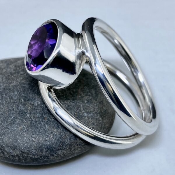 amethyst ring - size 11.25 - round double-band - 4.5 carat - Image 2