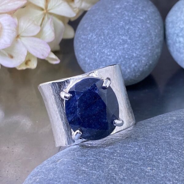 sapphire ring - size 9 - Argentium wide band - 10.5 carat