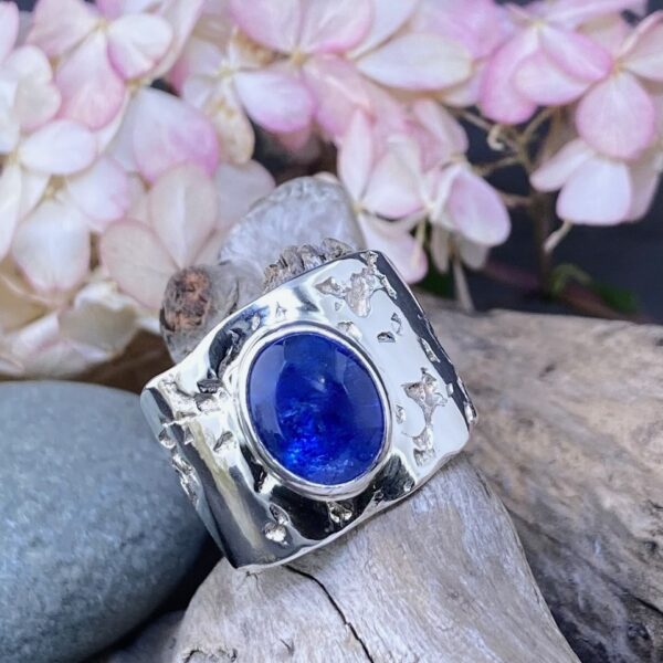 tanzanite ring - size 10.5 - silver river band - 8 carats - Image 3