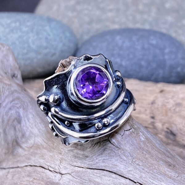 amethyst ring - size 6.5 - Argentium waves - 2 carat