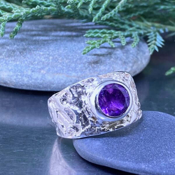 amethyst ring – size 7.75 – Argentium silver – 2.2 carat