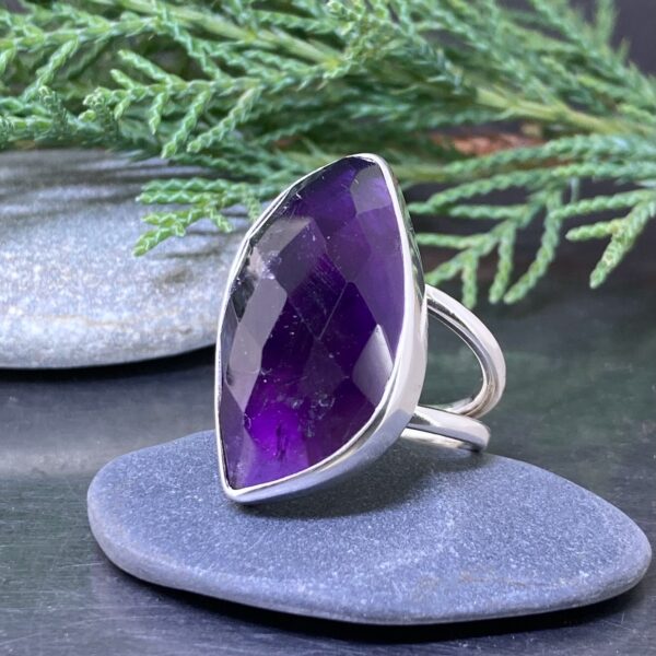 amethyst ring – size 7 – Argentium silver double-band