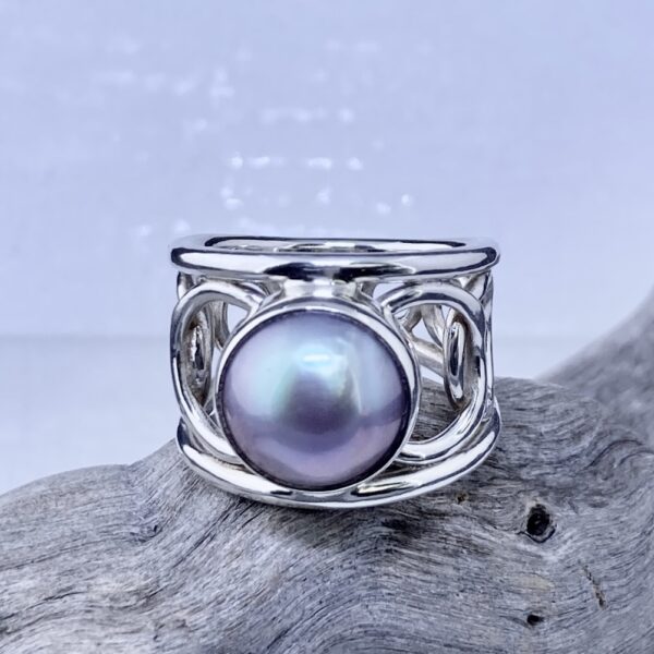 Mabe' pearl ring – size 9.25 – Argentium silver boulder band - Image 3