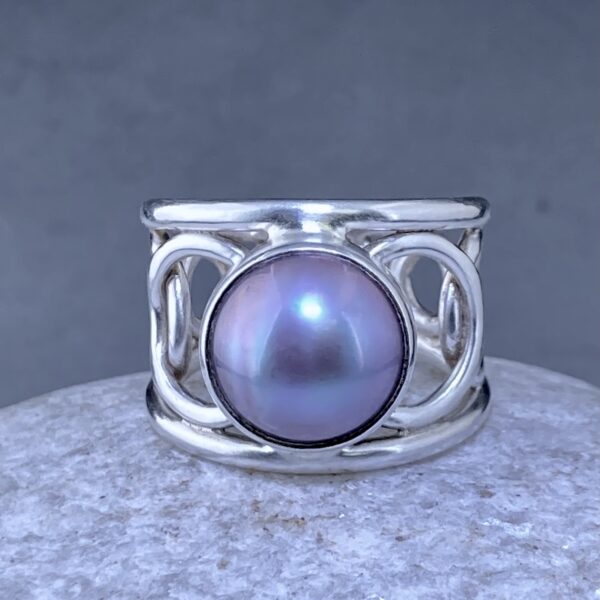 Mabe' pearl ring – size 9.25 – Argentium silver boulder band - Image 5